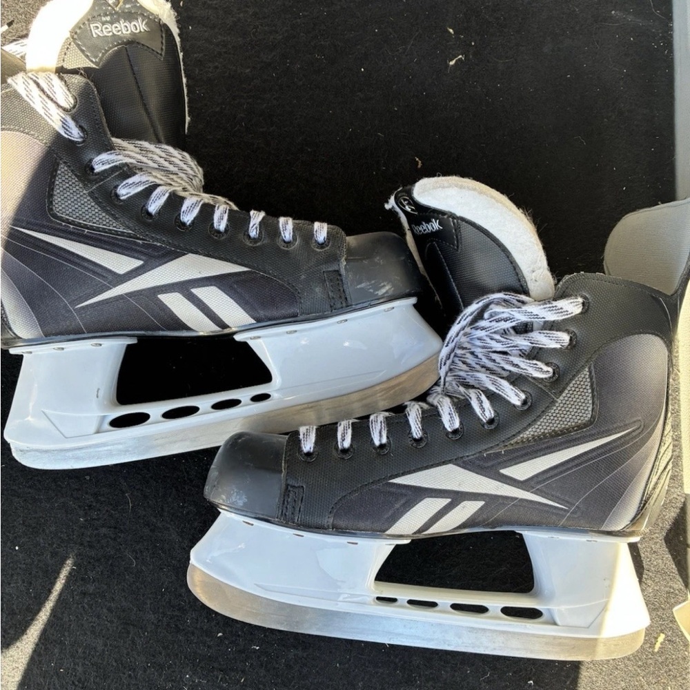 Reebok Ribcore 28K Pump ice Hockey Skates SB Pro Size 8D Shoe Size 10 US